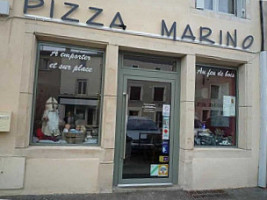 Pizza Marino outside