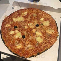 Pizza Del Mondo food