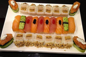 100 Sushi food