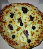 Vincenzo Pizza food