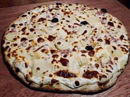 Nonna Pizza food