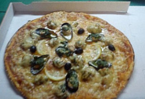 Léana Pizza food