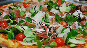 La Toscana Pizza food