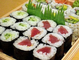 Sushi Roi food