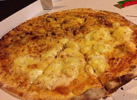 A La Bonne Pizza food