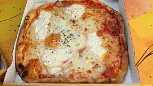Pizza Gino. food