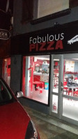Fabulous Pizza outside