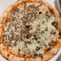 Francesco Pizza food