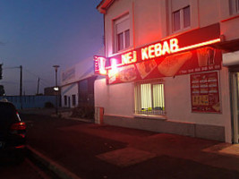 Nej Kebab outside