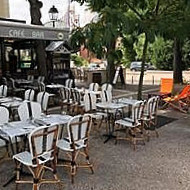 Café Tabac De La Gare outside