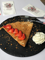 Twins Crêpes Clamart food