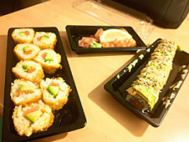 Sushi S'thai food