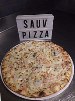 Sauv'pizza outside