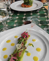 Cerise Et Vinaigrette food