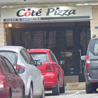 Côté Pizza inside