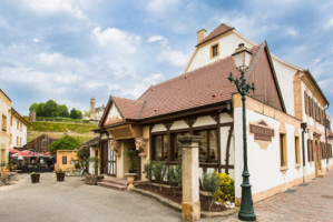 Au Relais D'alsace outside