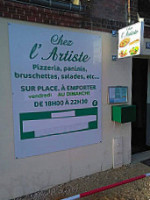 Chez L'artiste inside