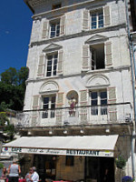 Hôtel De France outside