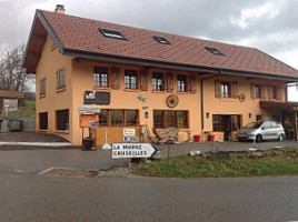 L'auberge Des Montagnard outside