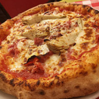 Lucca Pizza food