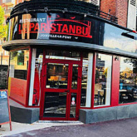 Le Paristanbul outside