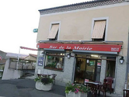 De La Mairie inside