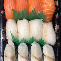 Sushi D'akiko food