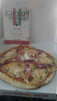 La Pizz'ica Salentina food