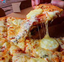 Domino's Pizza Rezé food