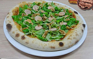 Bibi Pizza inside