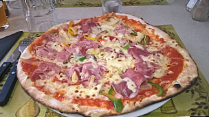 Pizzeria Tabouret (oh! Ché Pizza) food