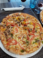 Avola Pizza Cernay food
