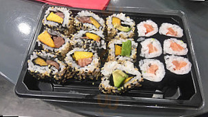 Sushi Tchanqué food
