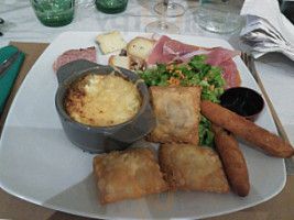 Le Tourton Des Alpes food