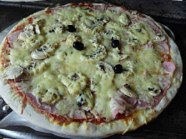 Pizza Reydo food