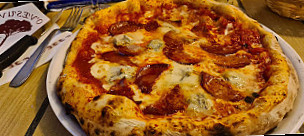 O'vesuvio Pizzas Au Feu De Bois à Emporter food