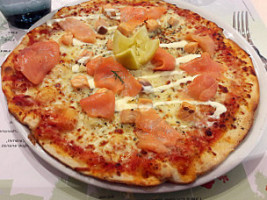 Pacific Pizza food
