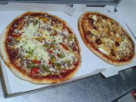 Erwan's Pizz food