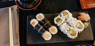 Le Yakka Sushi food