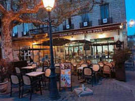 Le Cafe De L' De Ville food