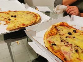 Pizzas Manon food