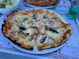 Pizzeria Chez Coralie Et Robert food