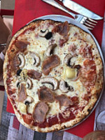 Pizza Livia food