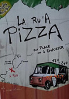 La Ru'a Pizza outside