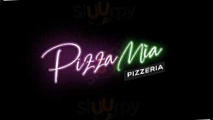 Pizza Mia inside