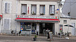Le Café Du Commerce outside