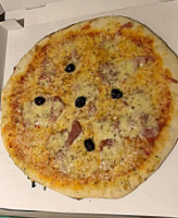 La Pizz's food