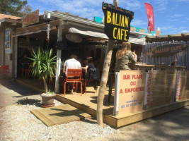 Le Balian Cafe inside