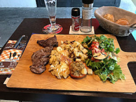 Le Bistrot De La Place food