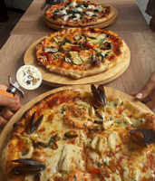 Ital-pizza food
